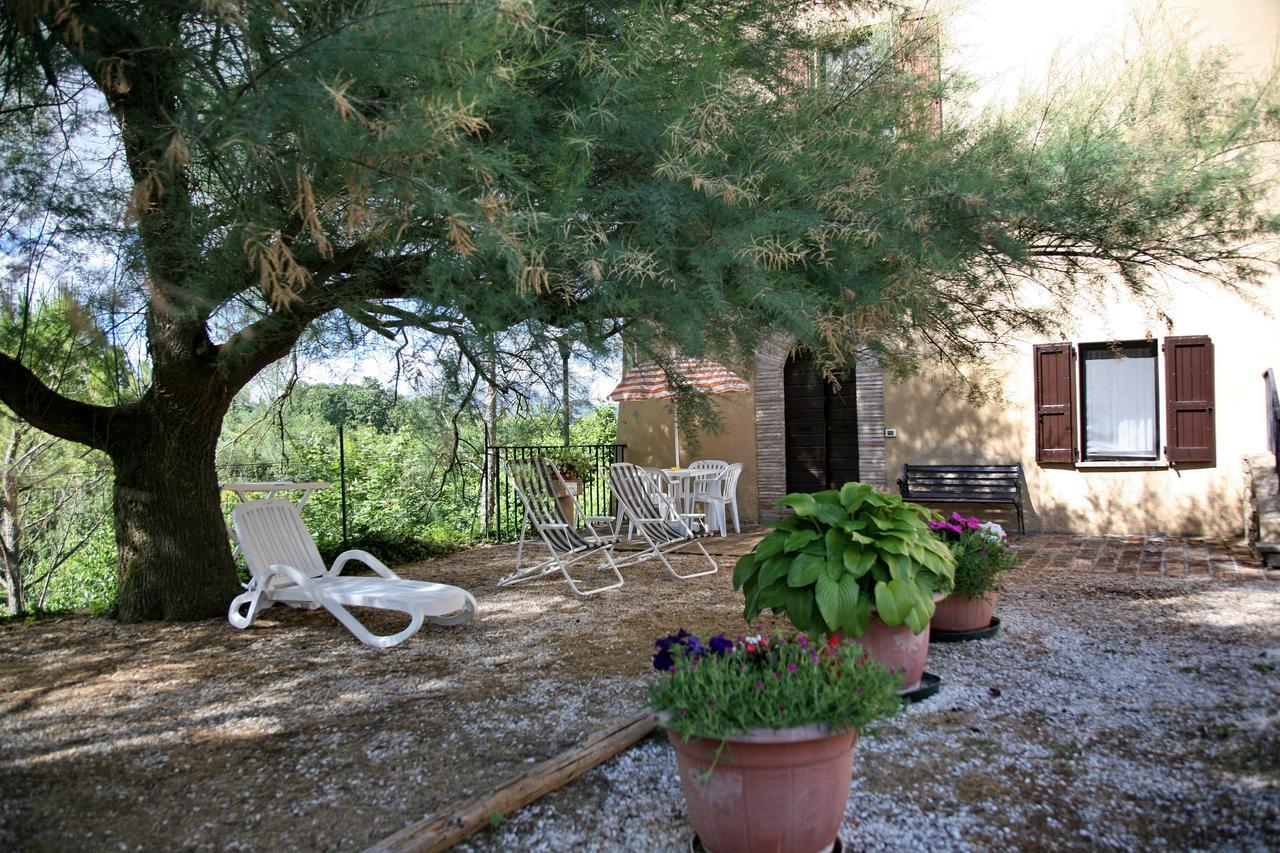 Agriturismo Villa Mozart Nel Verde Gubbio Exterior foto
