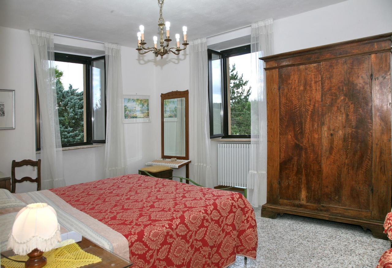 Agriturismo Villa Mozart Nel Verde Gubbio Exterior foto