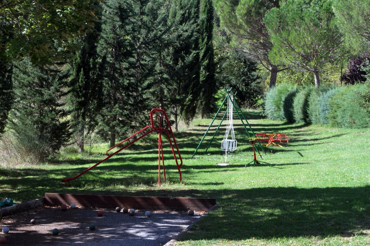 Agriturismo Villa Mozart Nel Verde Gubbio Exterior foto