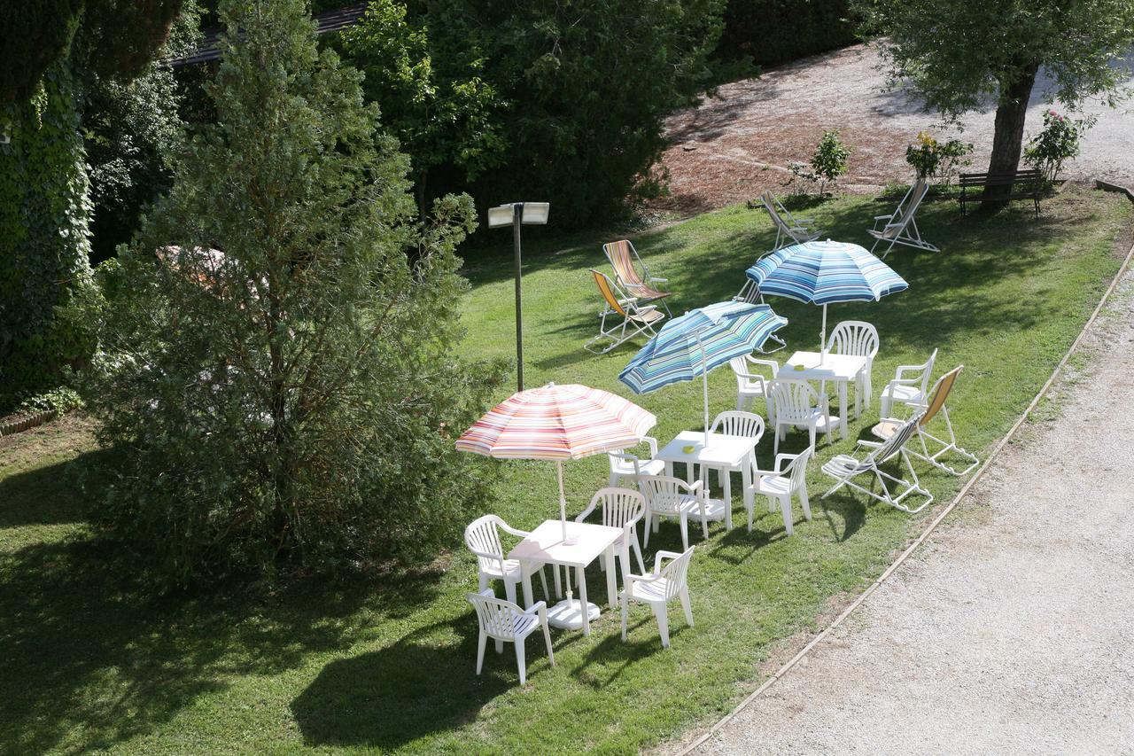 Agriturismo Villa Mozart Nel Verde Gubbio Exterior foto