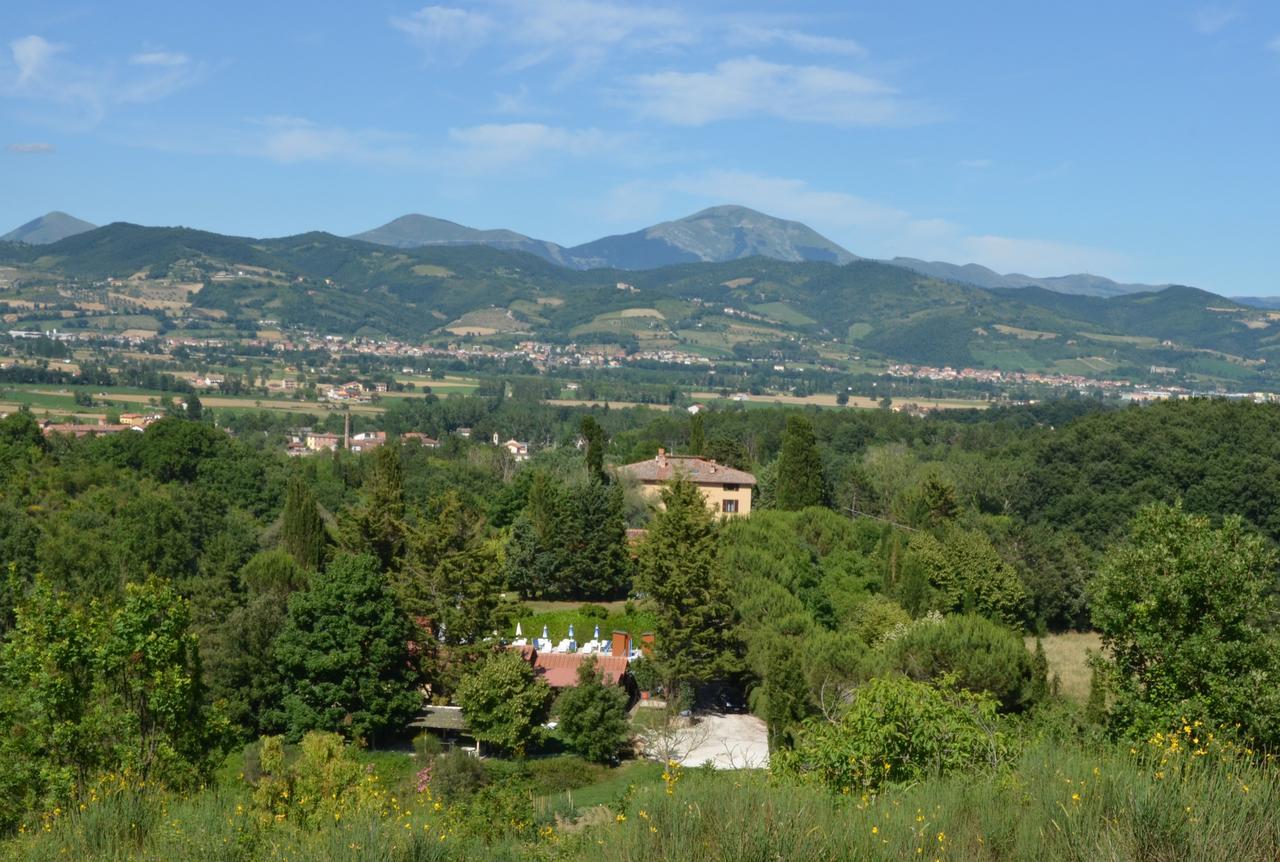 Agriturismo Villa Mozart Nel Verde Gubbio Exterior foto