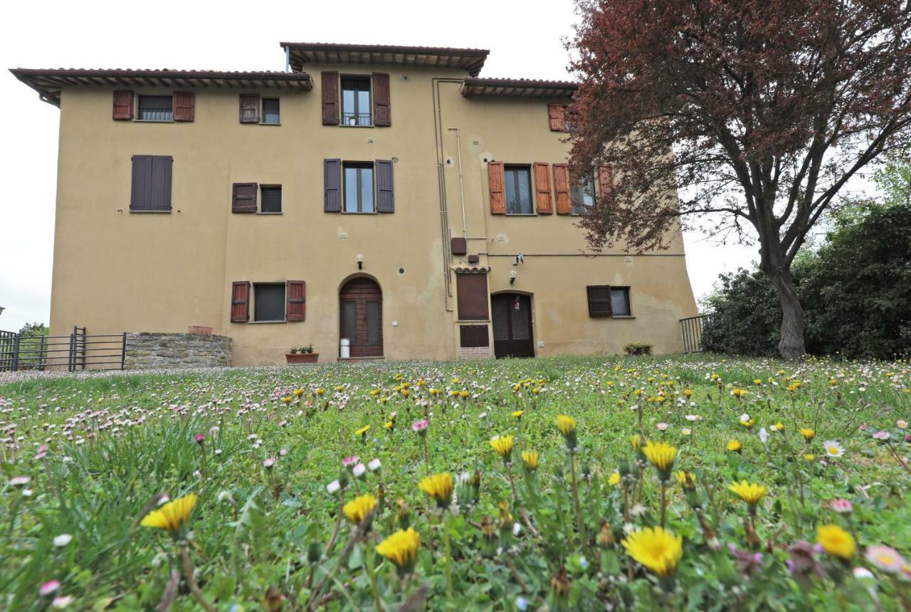 Agriturismo Villa Mozart Nel Verde Gubbio Exterior foto